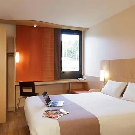 Ibis Guingamp Coeur De Bretagne Hotel Ploumagoar