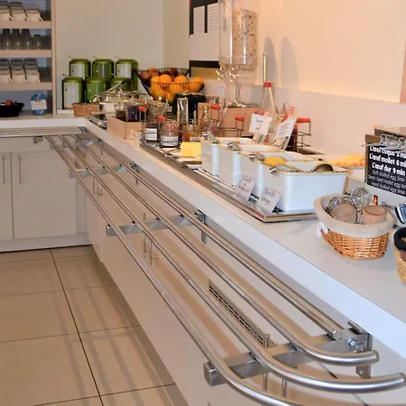 Hotel Ibis Guingamp Coeur De Bretagne Ploumagoar