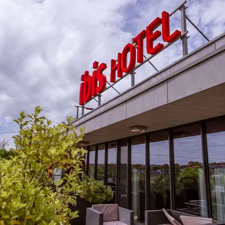 Ibis Guingamp Coeur De Bretagne Ploumagoar