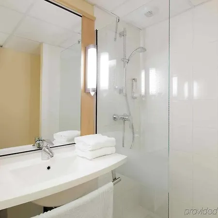 Ibis Guingamp Coeur De Bretagne Hotel